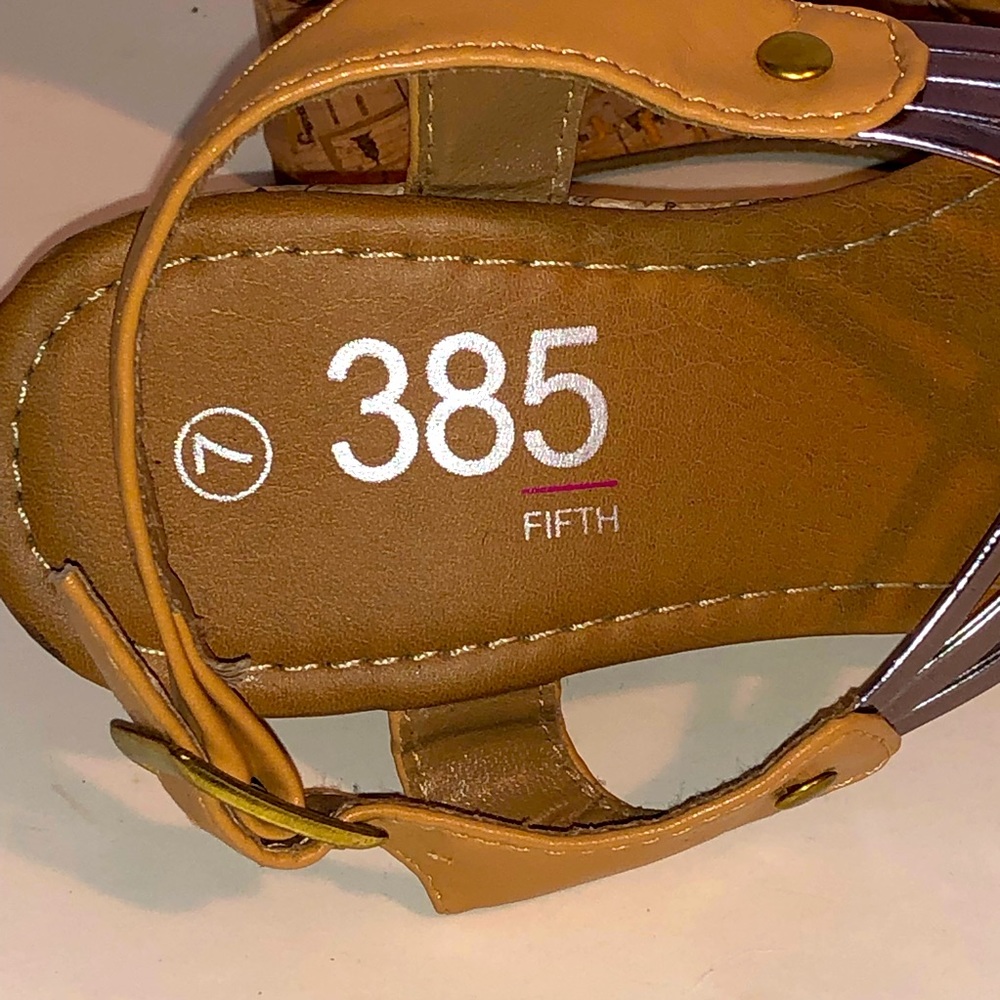 385 Fifth wedge sandals size 7 - Picture 4 of 5